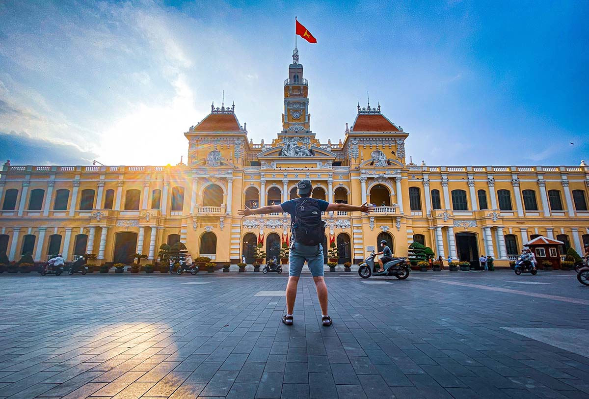 vietnam and cambodia itinerary 7 days - saigon city hall